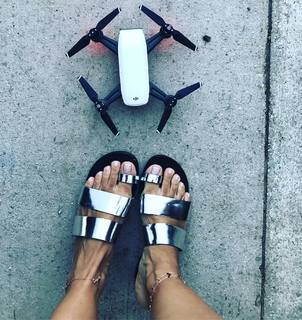 Ebru Akel feet photo thumbnail