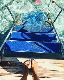 Ebru Akel feet photo thumbnail