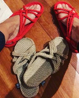 Ebru Akel feet photo thumbnail