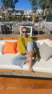 Ebru Akel feet photo thumbnail