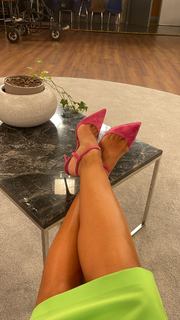 Ebru Akel feet photo thumbnail