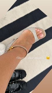 Ebru Akel feet photo thumbnail