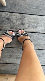 Ebru Akel feet photo thumbnail