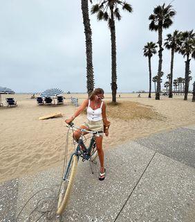 Ebru Akel feet photo thumbnail