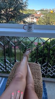 Ebru Akel feet photo thumbnail