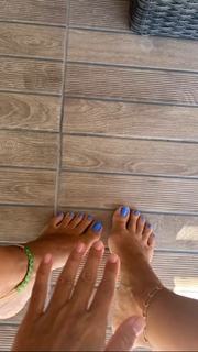 Ebru Akel feet photo thumbnail