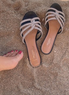 Ebru Akel feet photo thumbnail