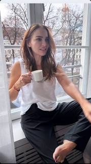 Ebru Akel feet photo thumbnail