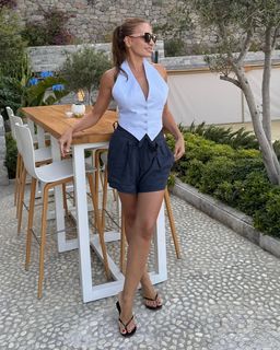 Ebru Akel feet photo thumbnail