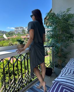 Ebru Akel feet photo thumbnail