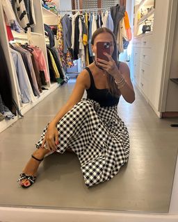 Ebru Akel feet photo thumbnail