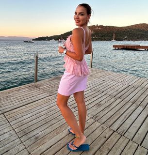 Ebru Akel feet photo 12