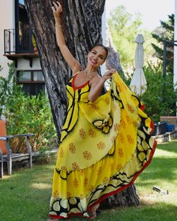Ebru Akel feet photo 2