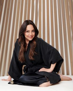 Ebru Gündes feet photo 4