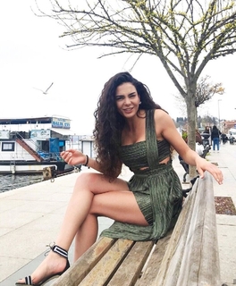 Ebru Sahin feet photo 4