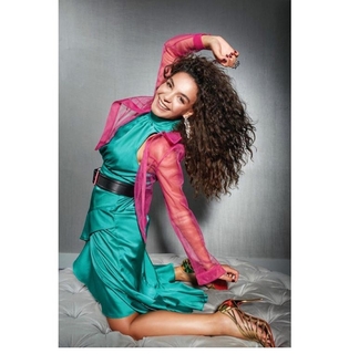 Ebru Sahin feet photo 17