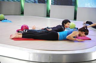 Ebru Salli feet photo thumbnail