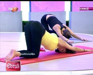 Ebru Salli feet photo thumbnail