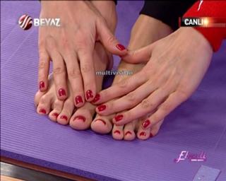 Ebru Salli feet photo thumbnail