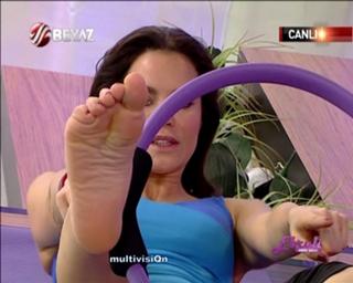 Ebru Salli feet photo thumbnail