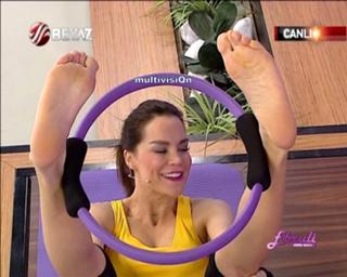 Ebru Salli feet photo thumbnail