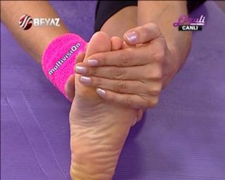 Ebru Salli feet photo thumbnail