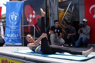 Ebru Salli feet photo thumbnail