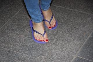 Ebru Salli feet photo thumbnail