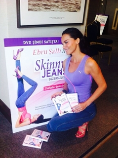 Ebru Salli feet photo thumbnail