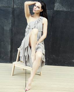 Ebru Salli feet photo thumbnail