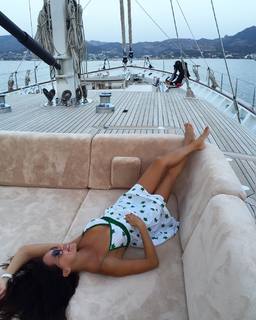 Ebru Salli feet photo thumbnail