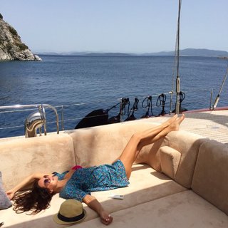 Ebru Salli feet photo thumbnail