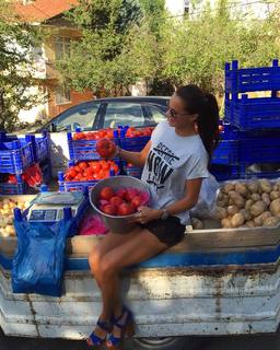 Ebru Salli feet photo thumbnail