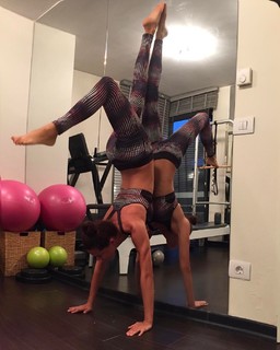 Ebru Salli feet photo thumbnail