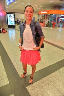 Ebru Salli feet photo thumbnail