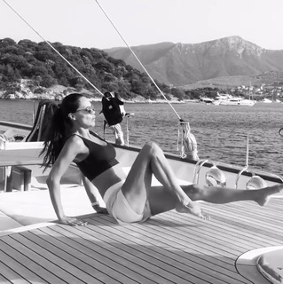 Ebru Salli feet photo thumbnail