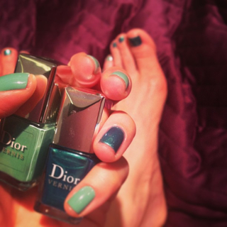 Ebru Salli feet photo thumbnail