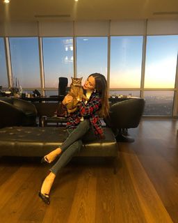 Ebru Salli feet photo thumbnail