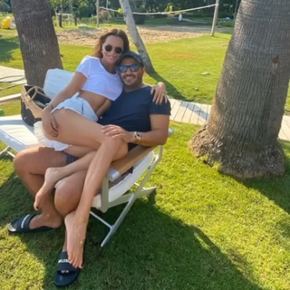 Ebru Salli feet photo thumbnail