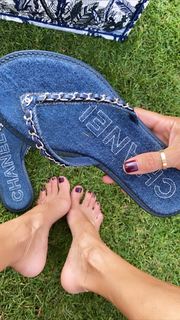 Ebru Salli feet photo thumbnail