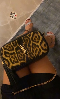 Ebru Salli feet photo thumbnail