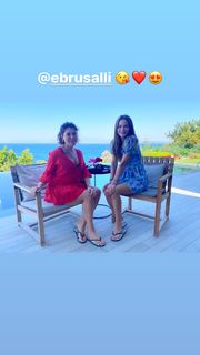 Ebru Salli feet photo thumbnail