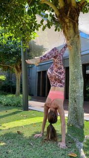 Ebru Salli feet photo thumbnail