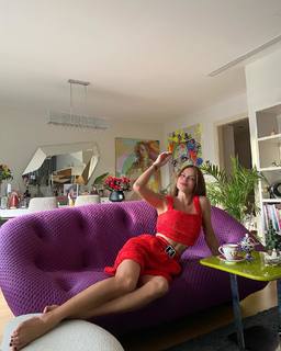 Ebru Salli feet photo thumbnail