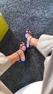 Ebru Salli feet photo thumbnail