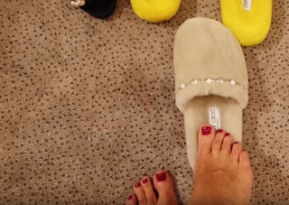 Ebru Salli feet photo thumbnail