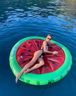 Ebru Salli feet photo thumbnail