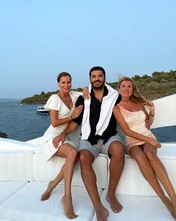 Ebru Salli feet photo thumbnail