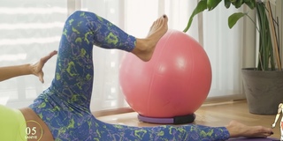 Ebru Salli feet photo thumbnail