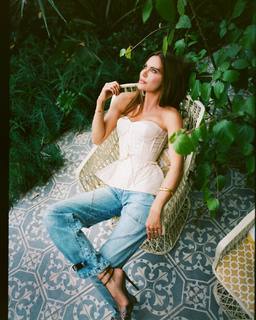 Ebru Salli feet photo thumbnail